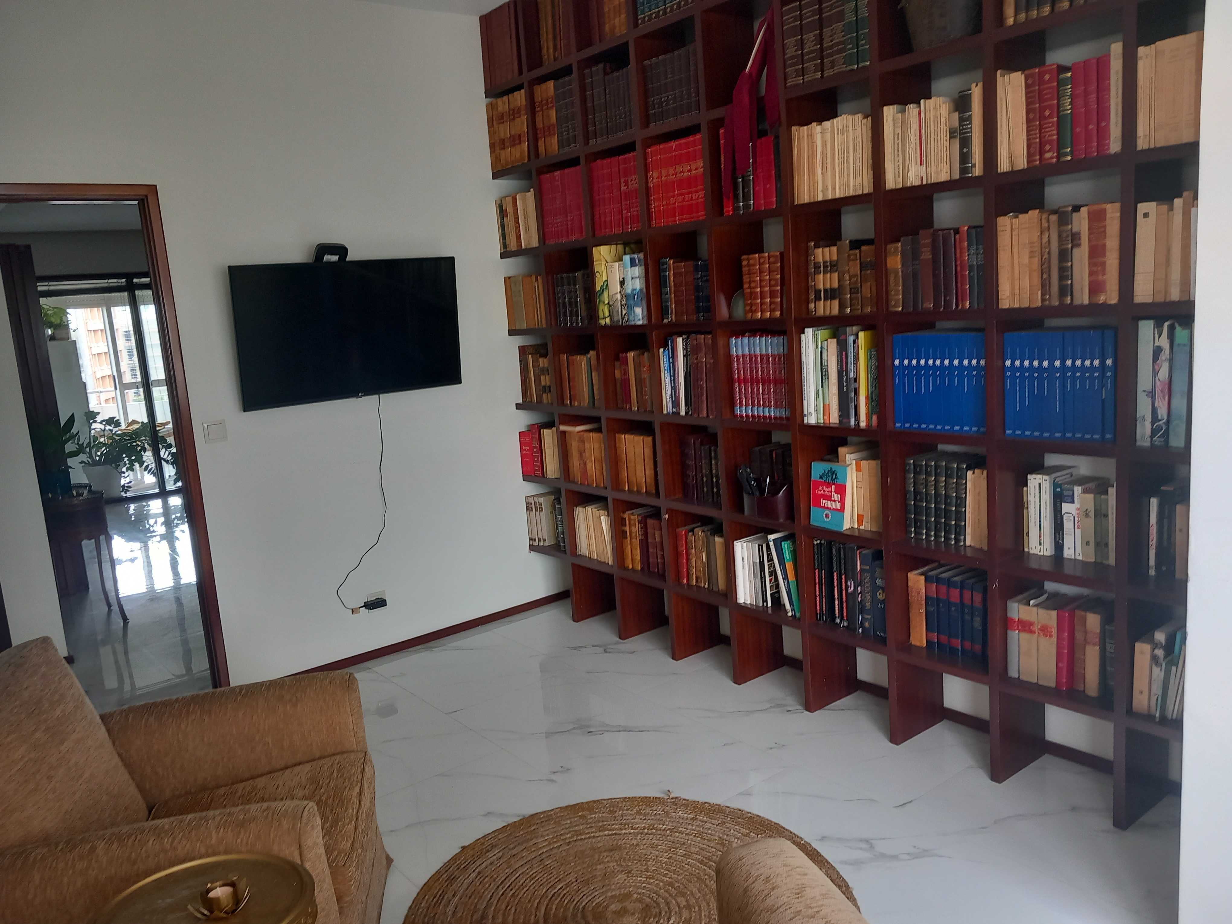 Salas de escritorio disponíveis  em escritorio partilhado.