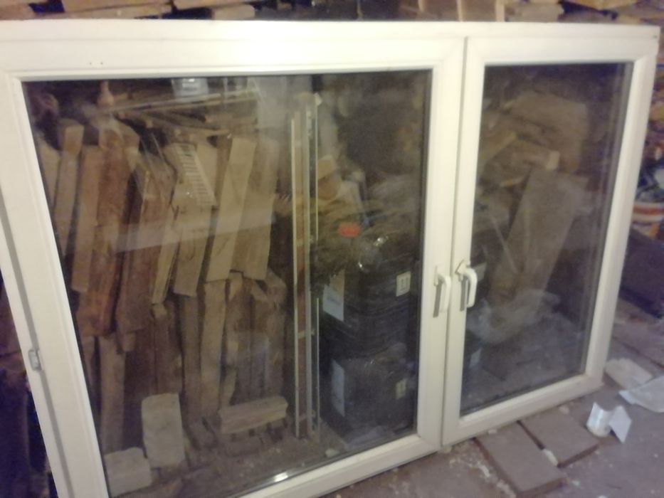 0kno plastikowe 2,03 x1, 42m,używane.