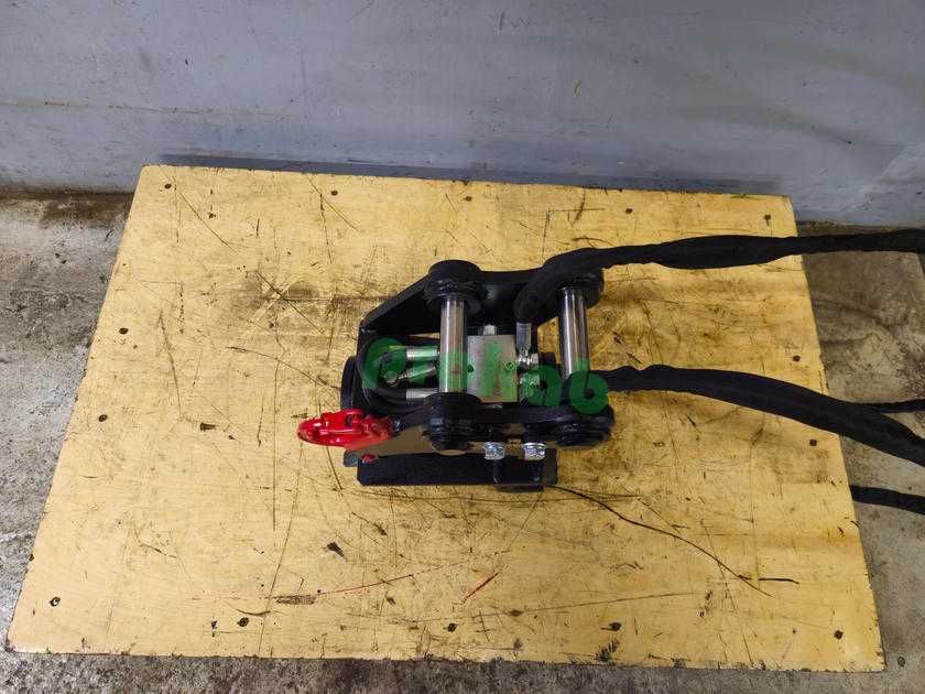 Szybkozłącze wychylne minikoparki MS 01 Cat Bobcat JCB Yanmar Volvo