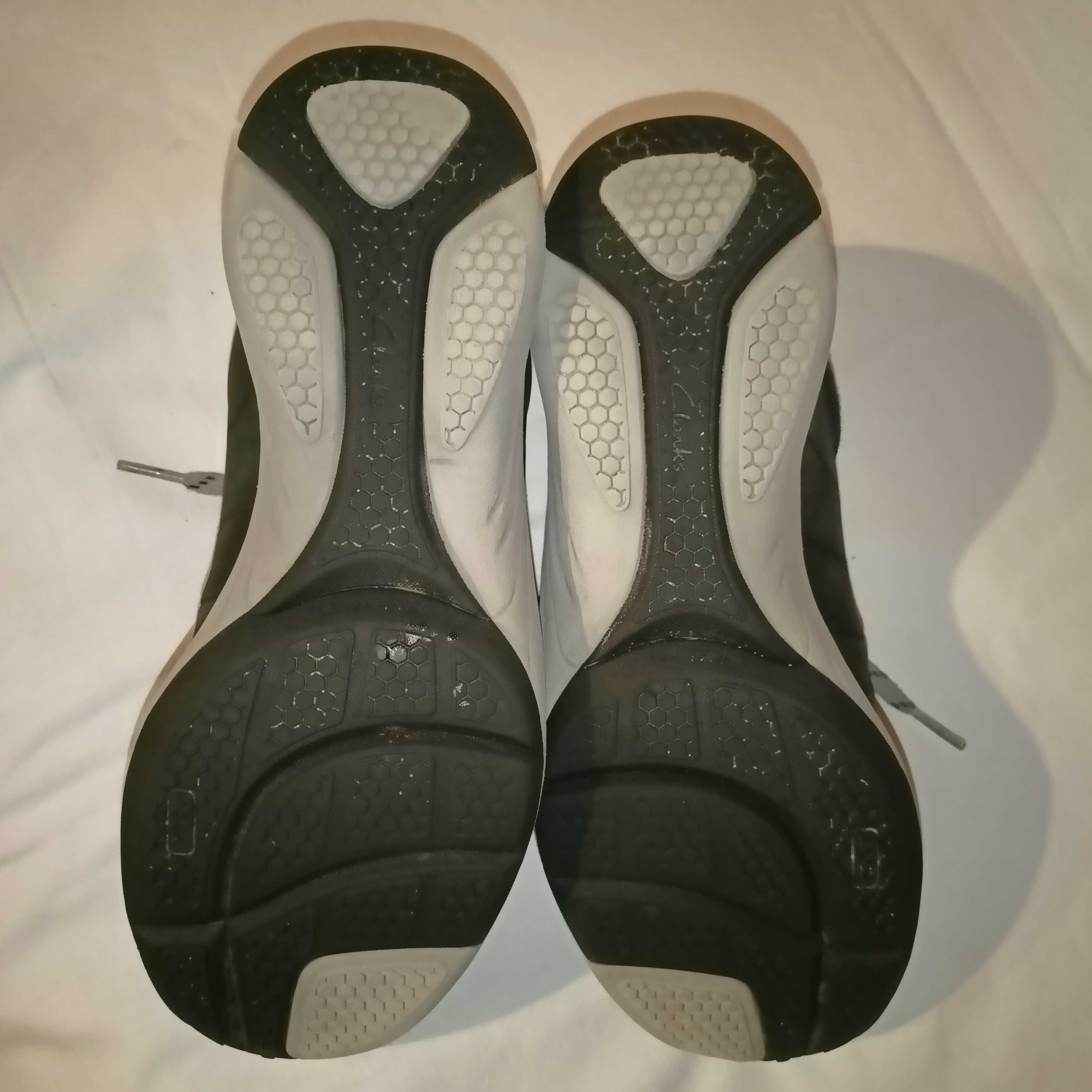 Clarks roz. 39, 5 /UK 6 D/- dł. wkł. 25 cm- skóra