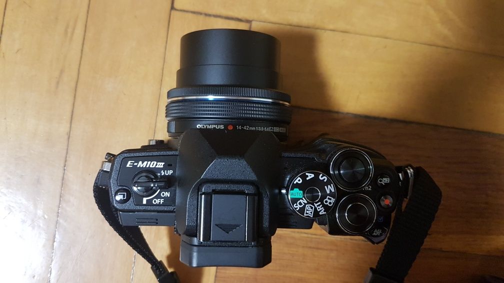 Olympus OM-D E-M10 Mark III kit + 2 объектива (14-42+40-150mm) + сумка