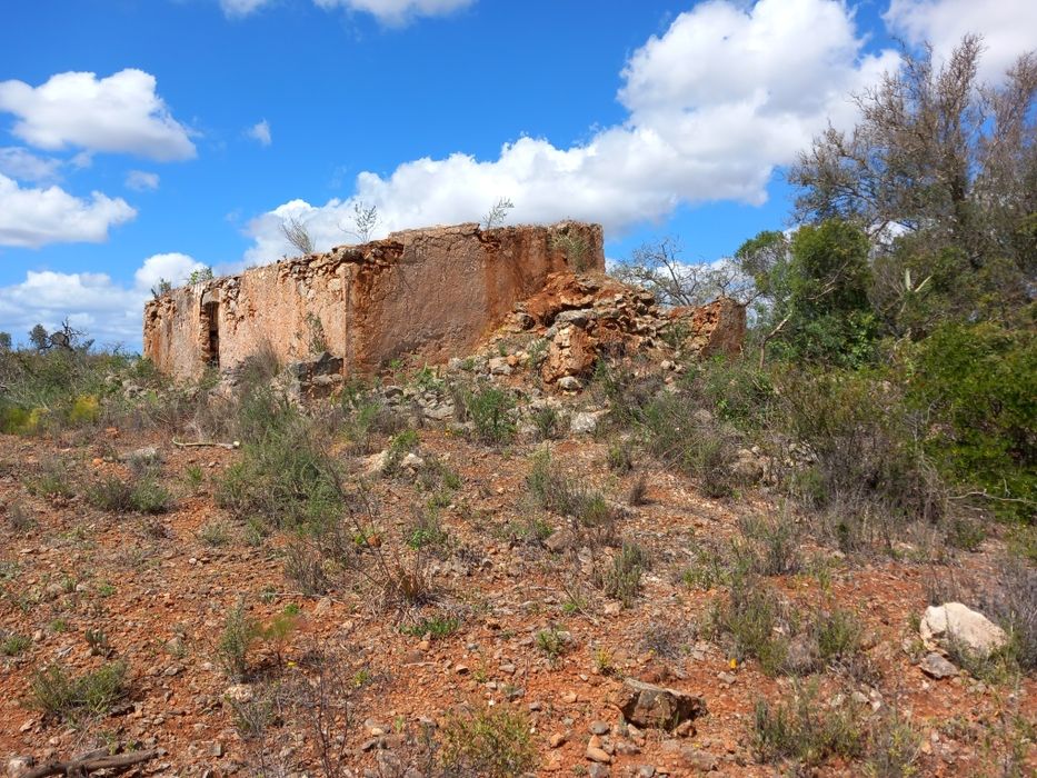 Terreno  com ruina 13.800 m²