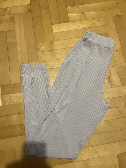 Spodnie z wysokiem stanem / legginsy / spodnie w prażki