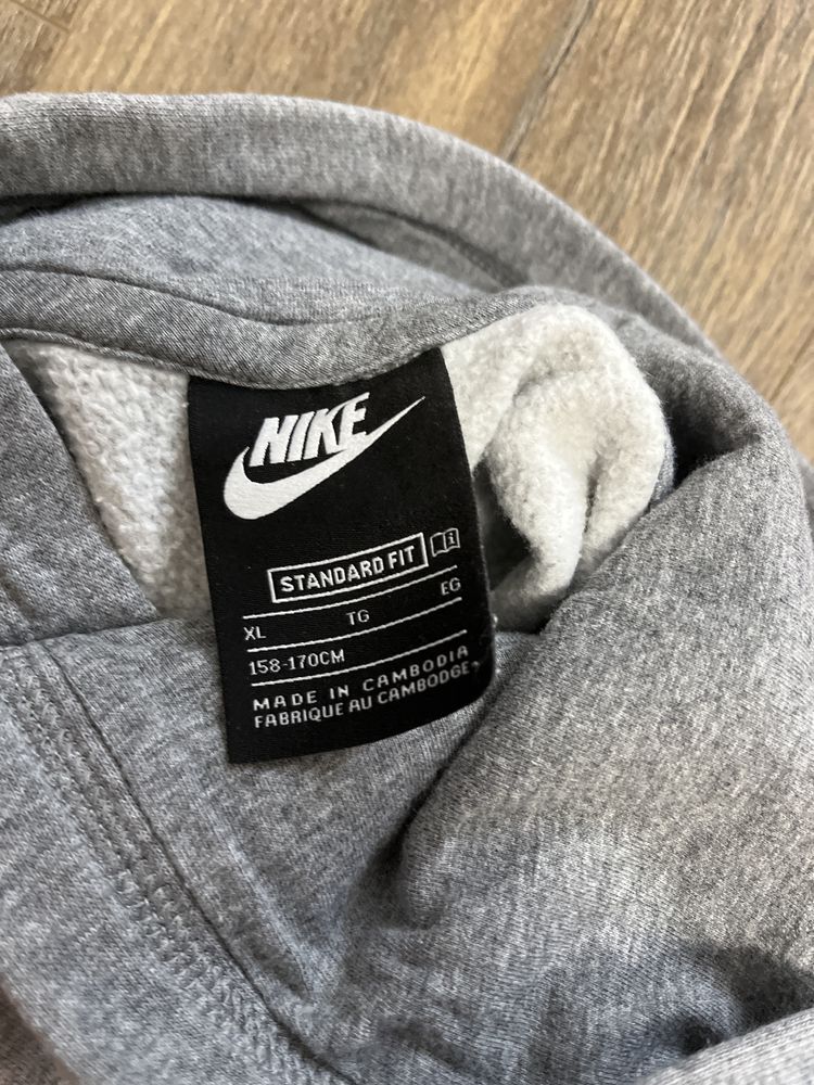 сіре худі Nike