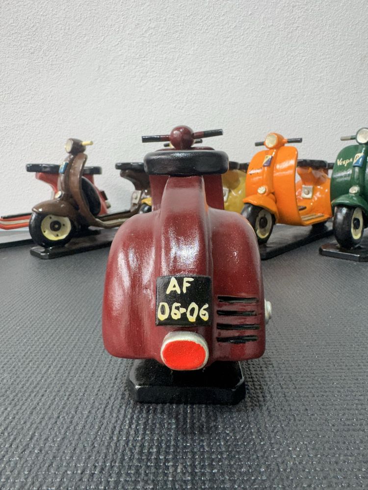 Vespa em Cerâmica (feita à mão)