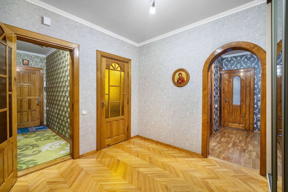 Пропоную для купівлі 3 кімнатну квартиру на вул.Леонтовича