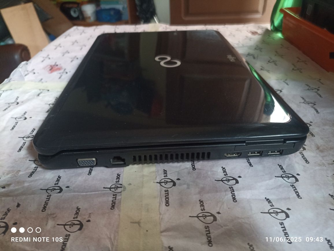 Fujitsu  Lifebook AH530 Pro