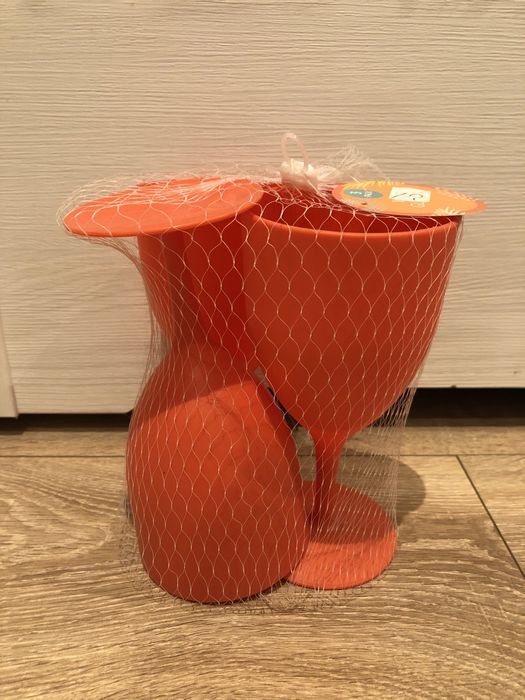 Kieliszki - zabawka do piaskownicy