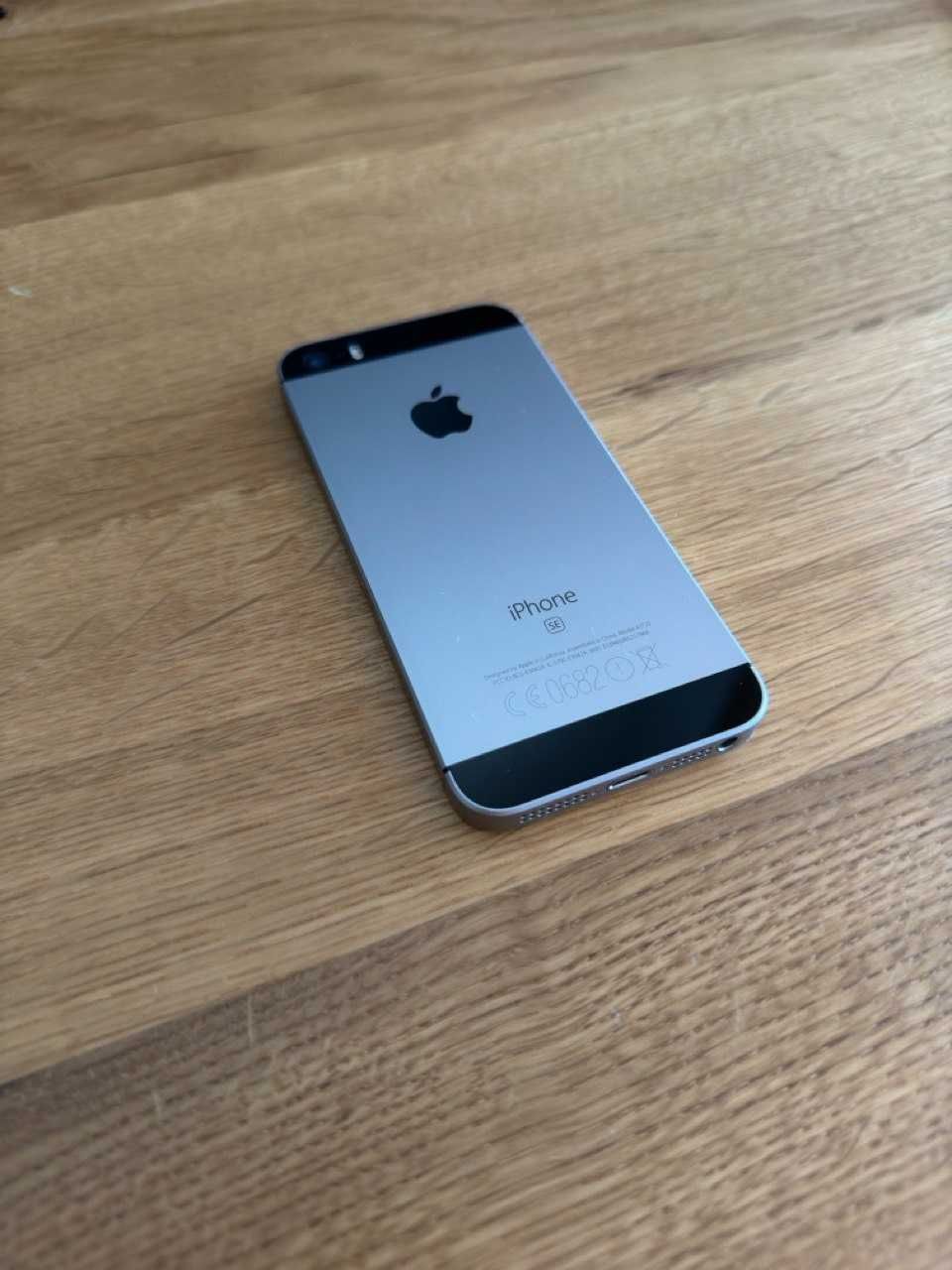 Iphone SE, 128GB, stan kolekcjonerski, 93% baterii, 1 generacja