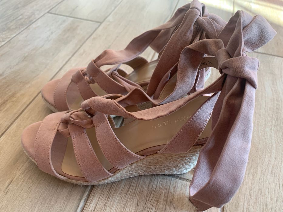 Słomkowe koturny 39 New Look