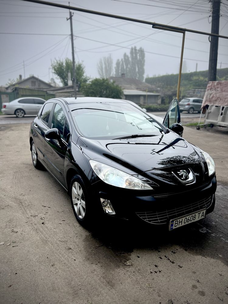 Peugeot 308 хетчбек