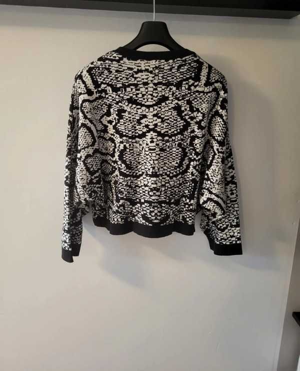 Gruby mięsisty sweter z wężowym wzorem L Gina Tricot  unikatowy wzór