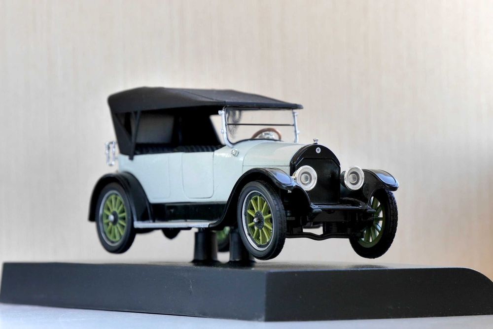 Модель Cadillac  Convertible (1919) 1:32 Signature models