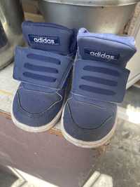 дитячі кросівки adidas
