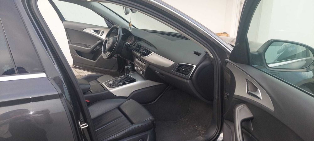 AUDI A6 AVANT 3.0 TDI Versão S Line