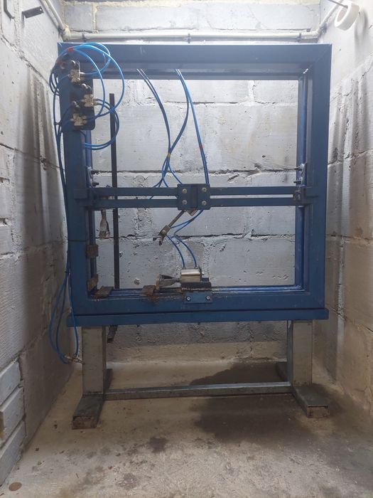 Maszyna stolarska ściskarka pneumatyczna do ( szkatułek , tac , szufla