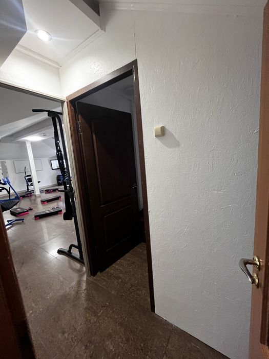 Оренда примішення без комісії в центрі на 2 поверсі , 77 кв.м