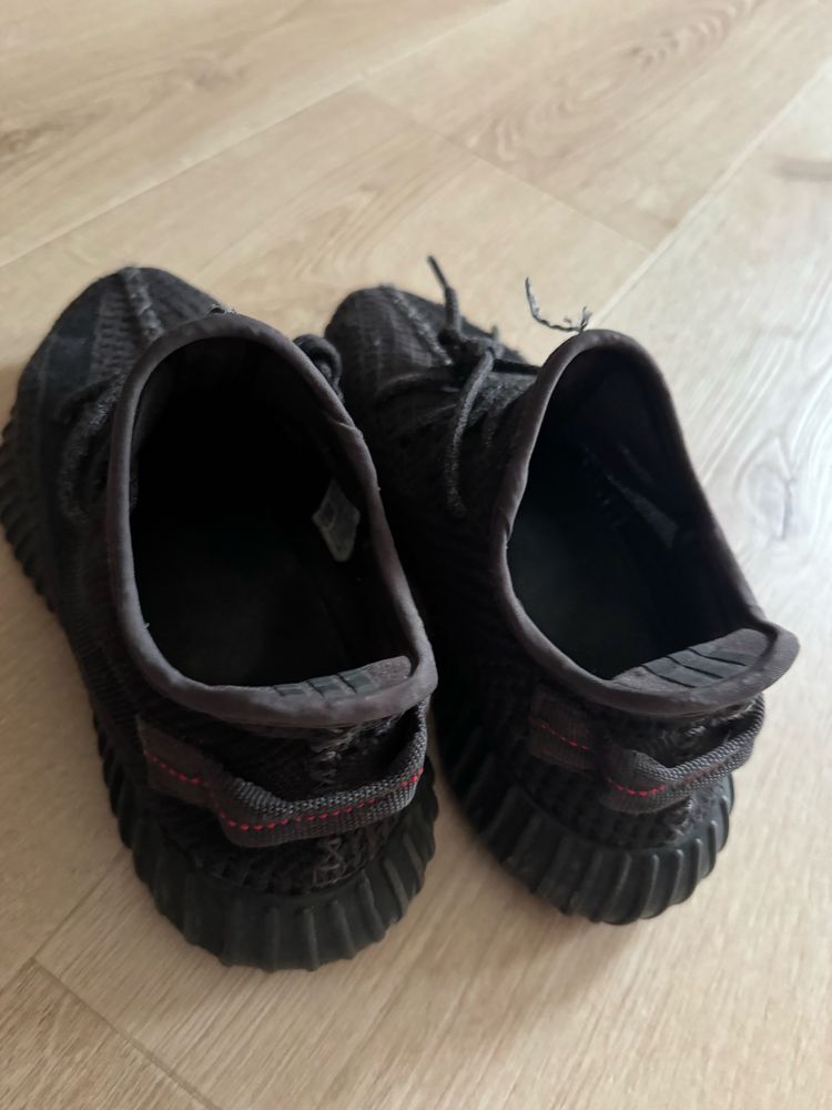 yezzy 350.