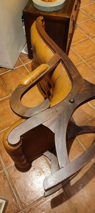 Cadeirão Baloiço em Pele