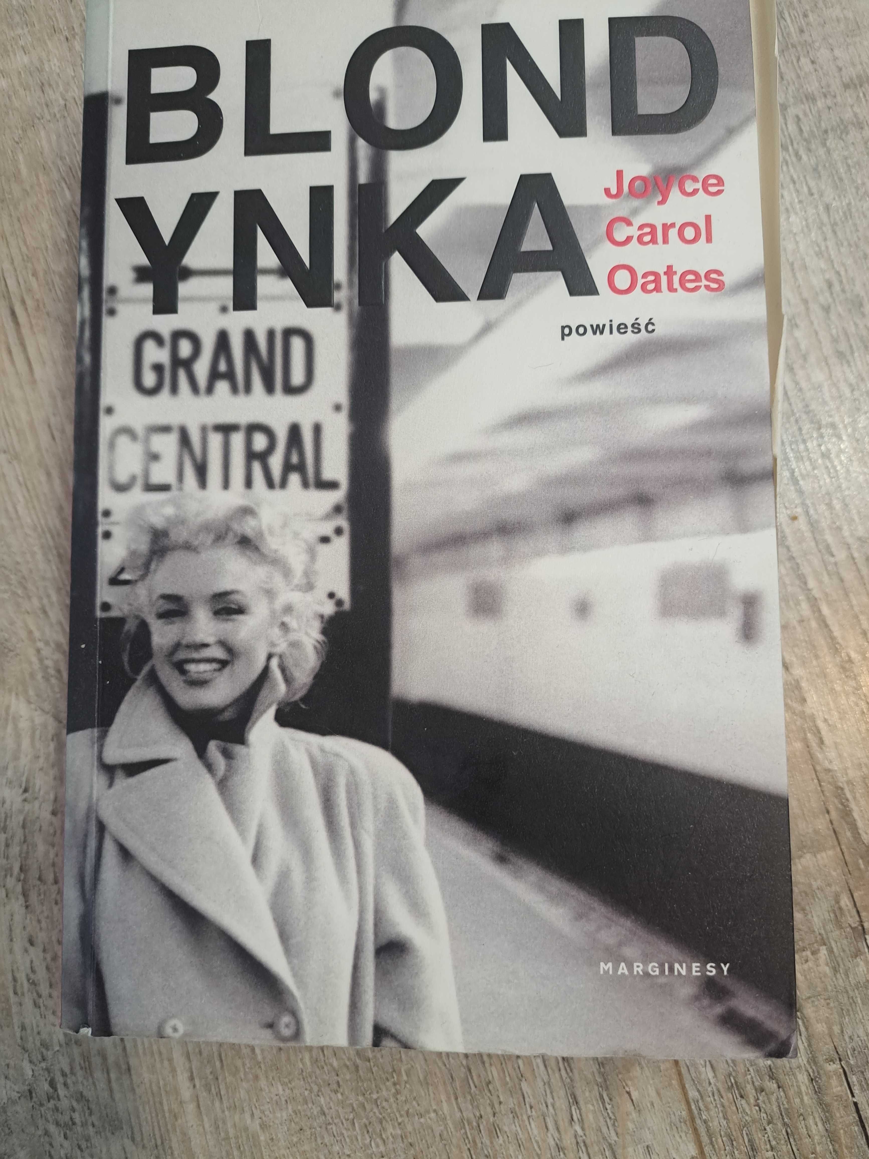 Książka  Blondynka  autorka Jouce Carol Oates  powieść o Menrin Monroe