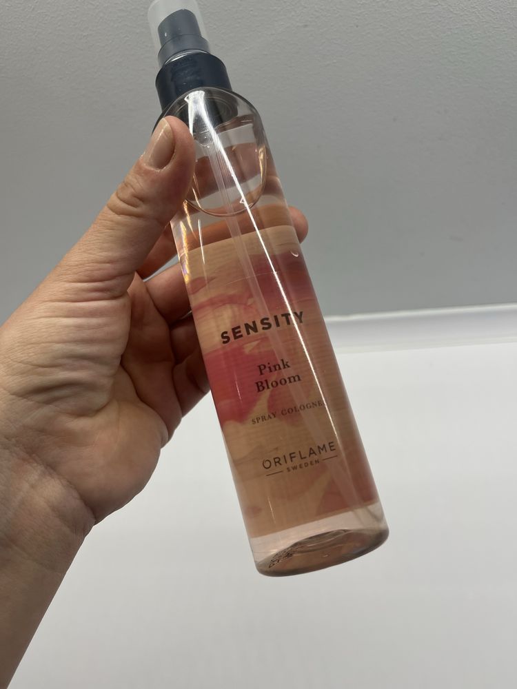 Oriflame Perfumowana mgiełka do ciała Sensity Pink Bloom dla niej