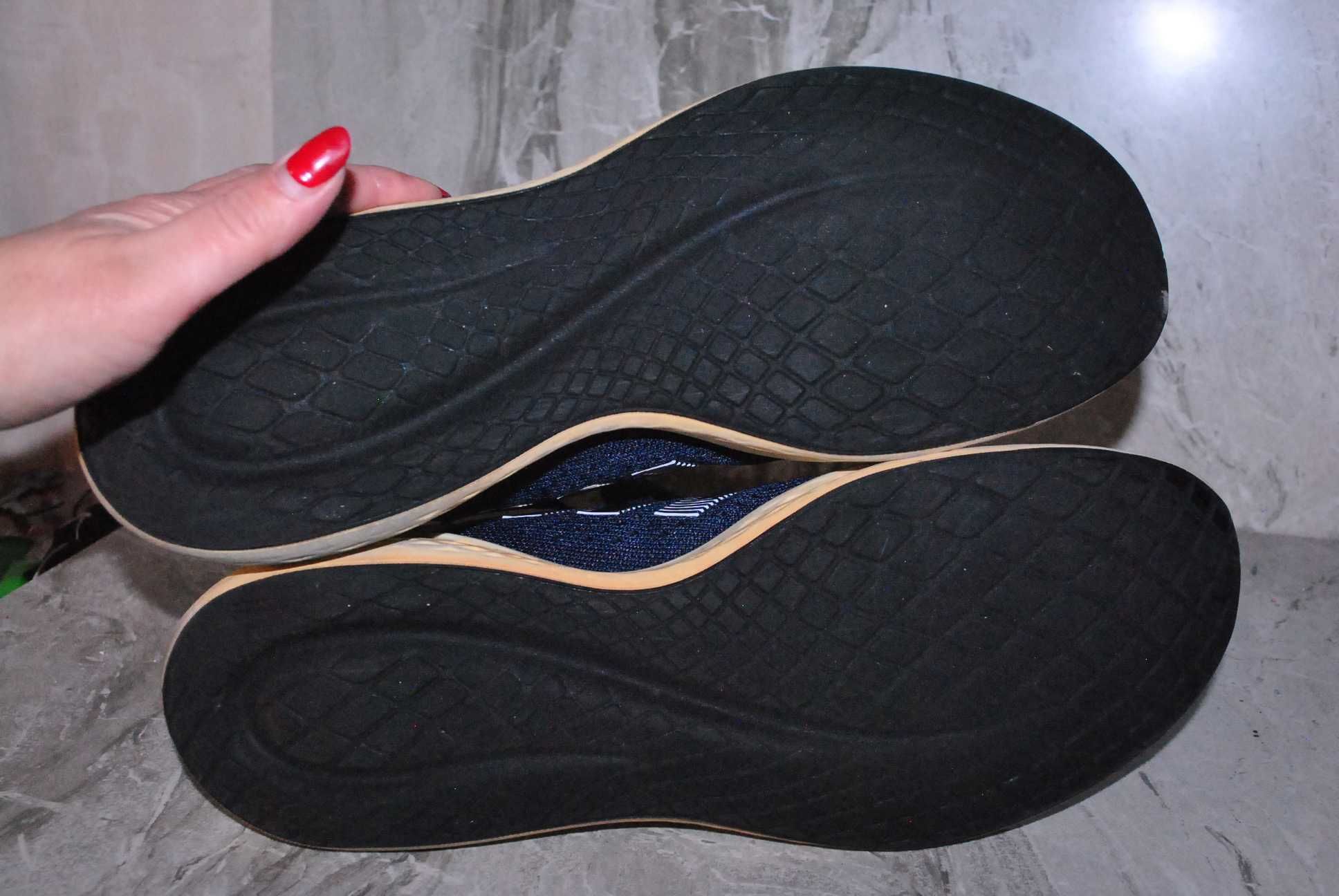 adidas спорт кроссовки 48 размер