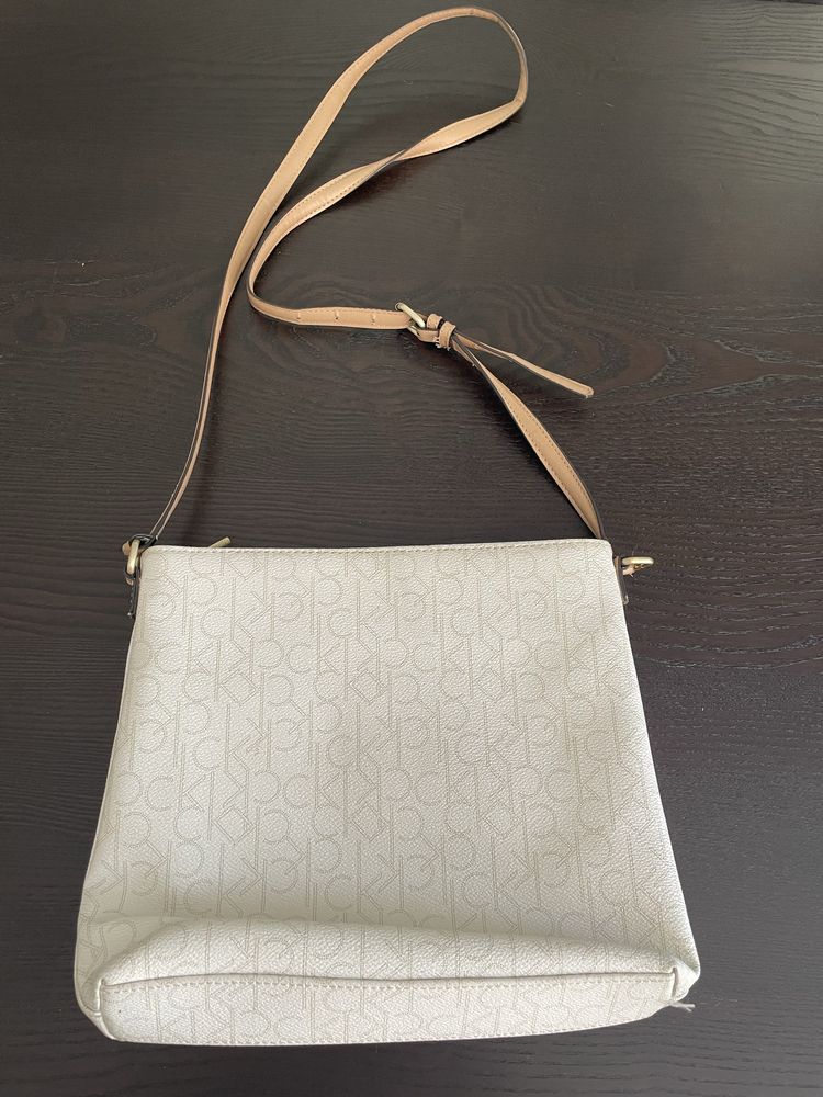 Mala Calvin Klein creme