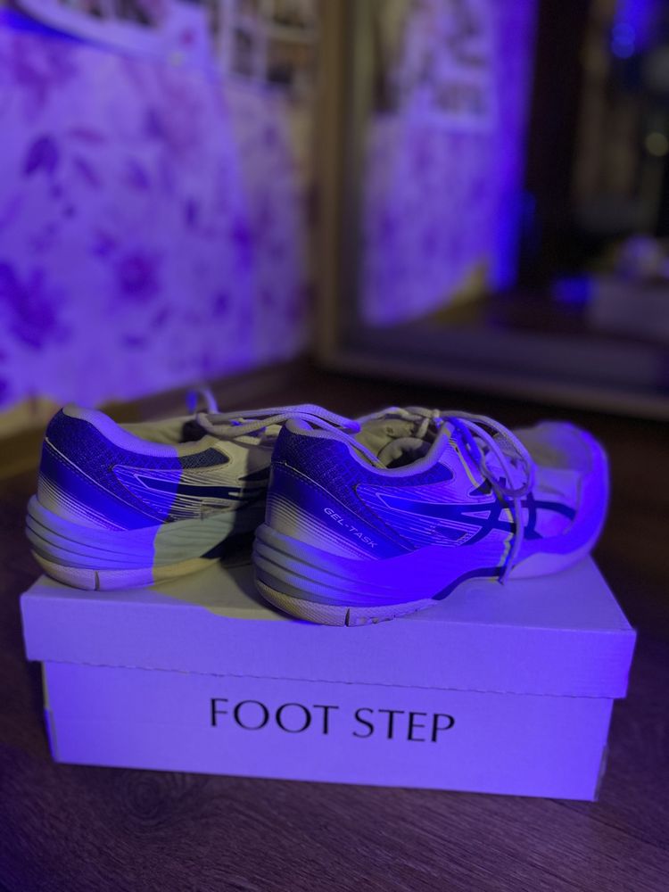 Волейбольні кросівки asics 40 розмір (25,5 см)