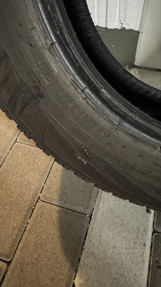 Opony zimowe falken eurowinter 195/65 r 15 prawie nowe