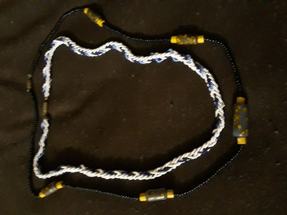 Продам  разные бусы