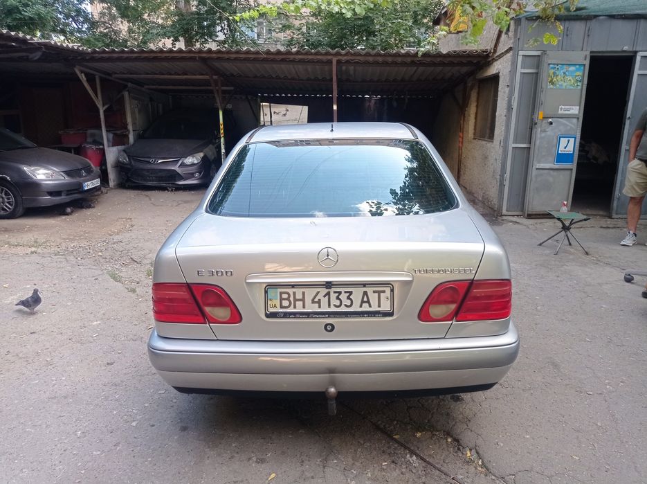 Продам авто Мерседес 210