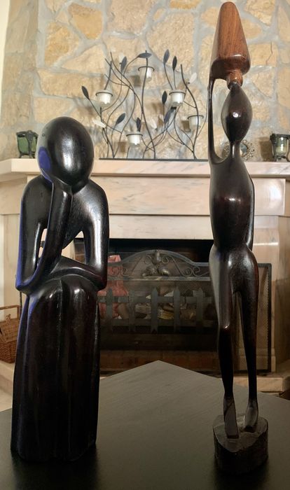 Estatuetas em pau preto