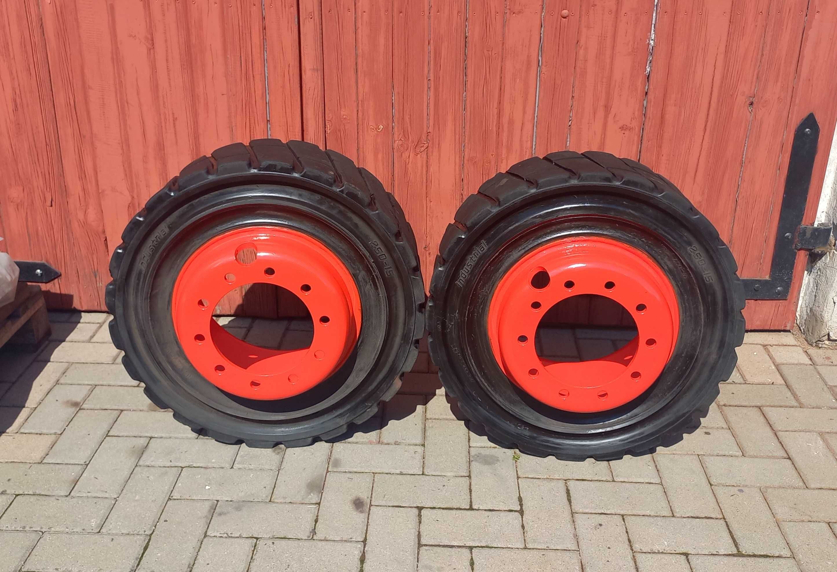 Koła bliźniacze - wózek widłowy 250-15 (250/70-15) RIM 7.00-15 PEŁNE