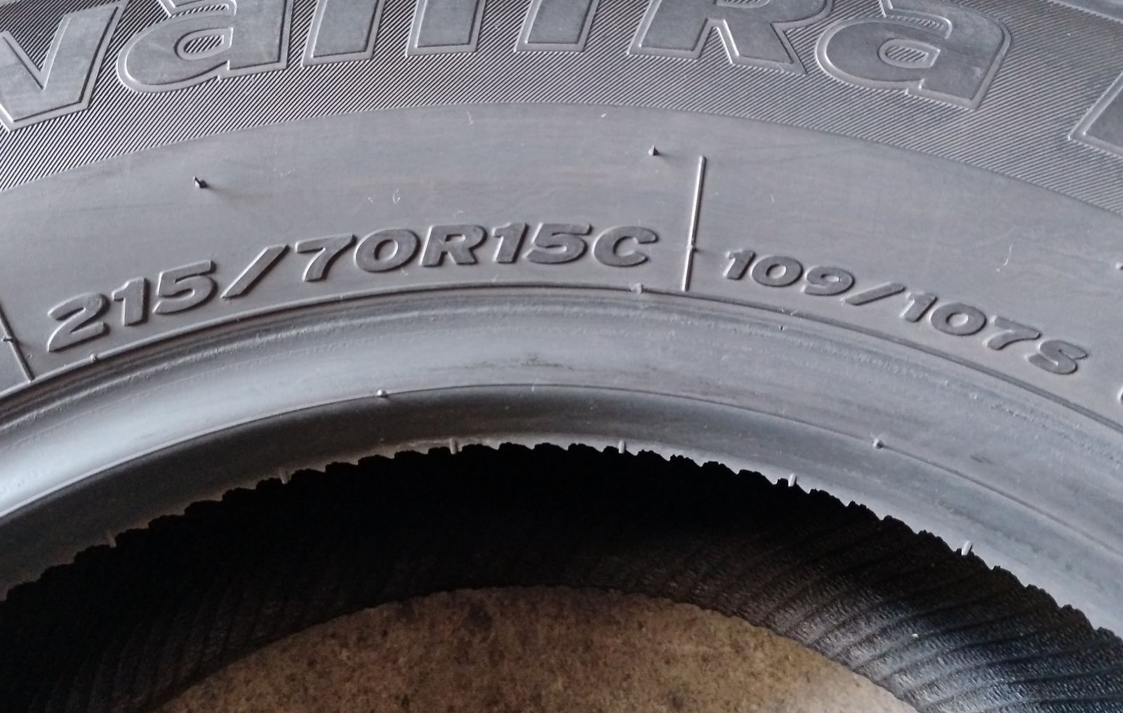 Шини літні R15C 215/70 Hankook Vantra LT