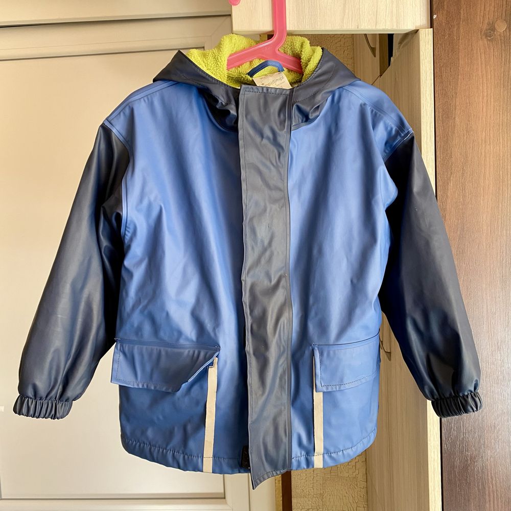 Курточка демисезонная дождевик теплая на флисе на 5-6 лет на мальчика