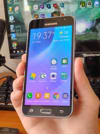 Телефон Samsung Galaxy j3 8gb 2sim