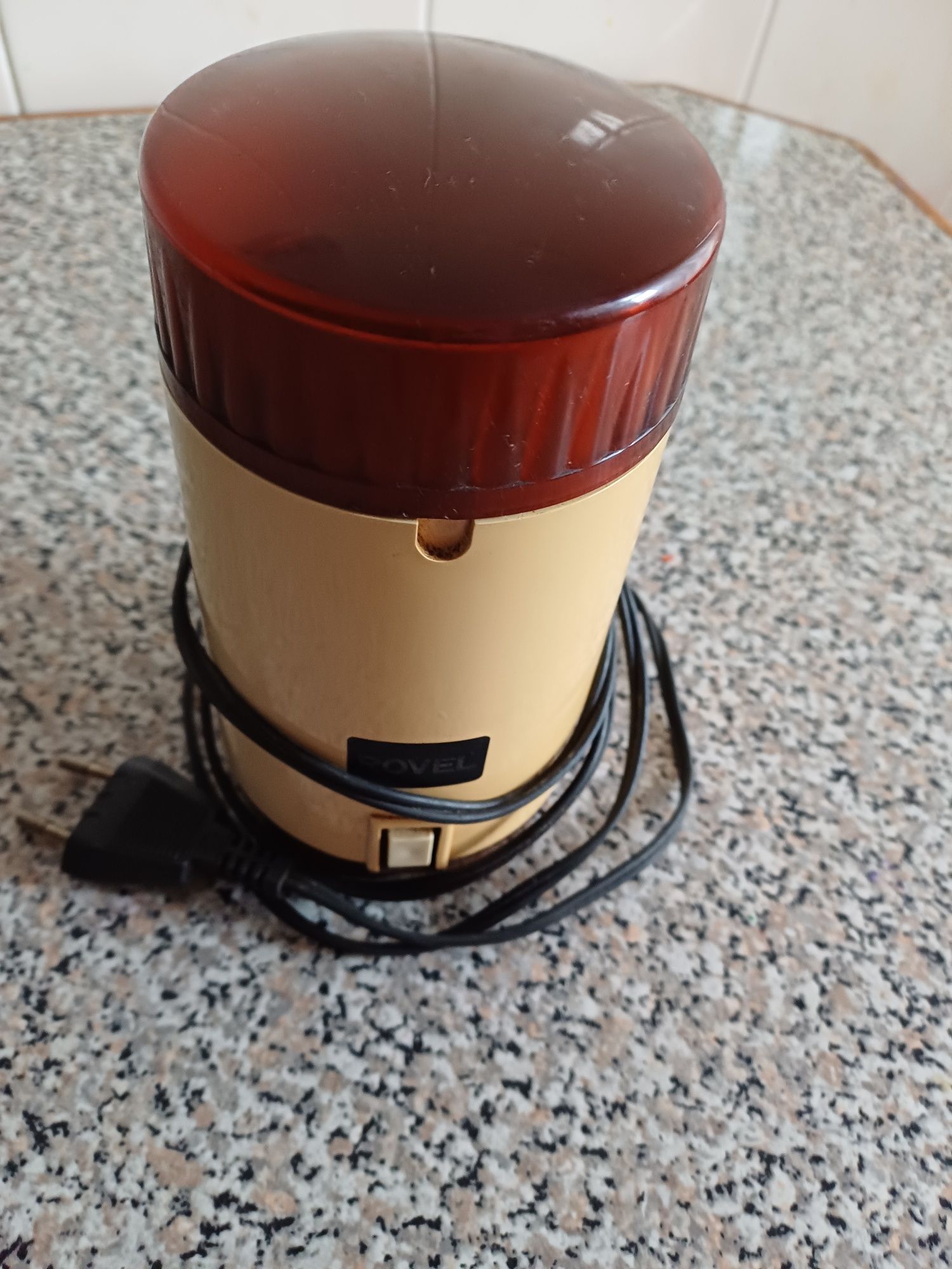 Moinho para café 5 euros.