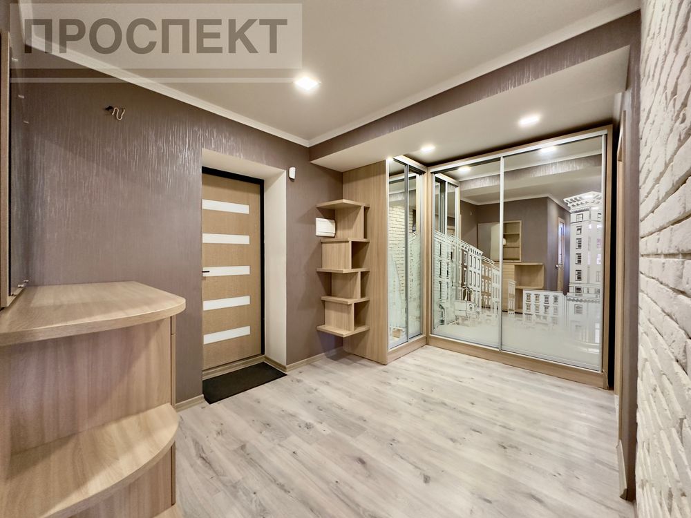 Продам 2-х кімн.квартиру 103м2 вул. Зсу ( Вид на озеро).