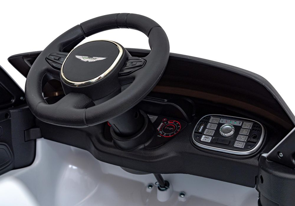 Bluetooth 4x4 12v7ah Auto na akumulator Aston Martin DBX Biały