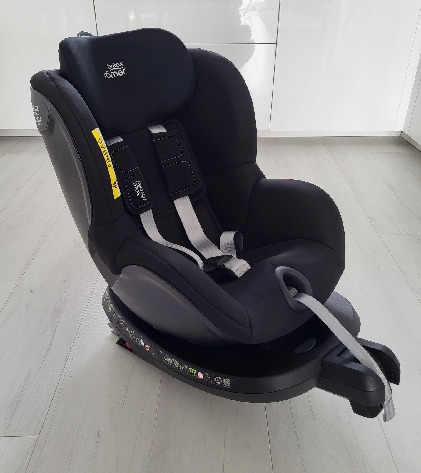 Britax Römer Romer Dualfix 2R Cosmos Black fotelik samochodowy 0-18 kg