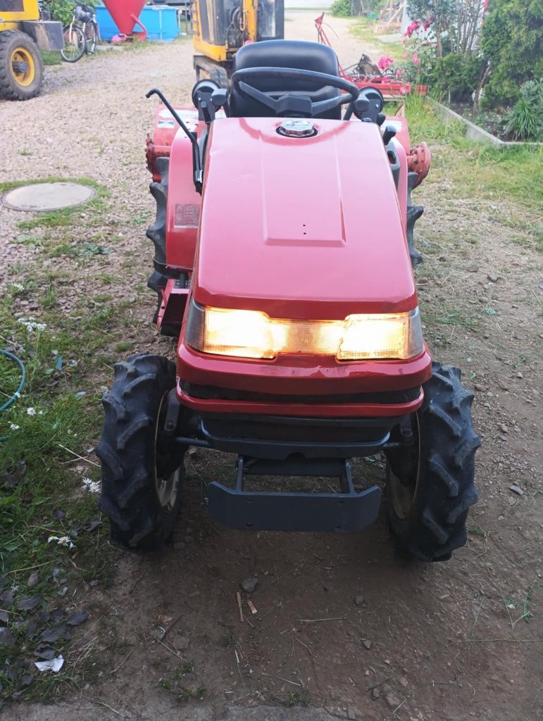 Traktor yanmar ke3