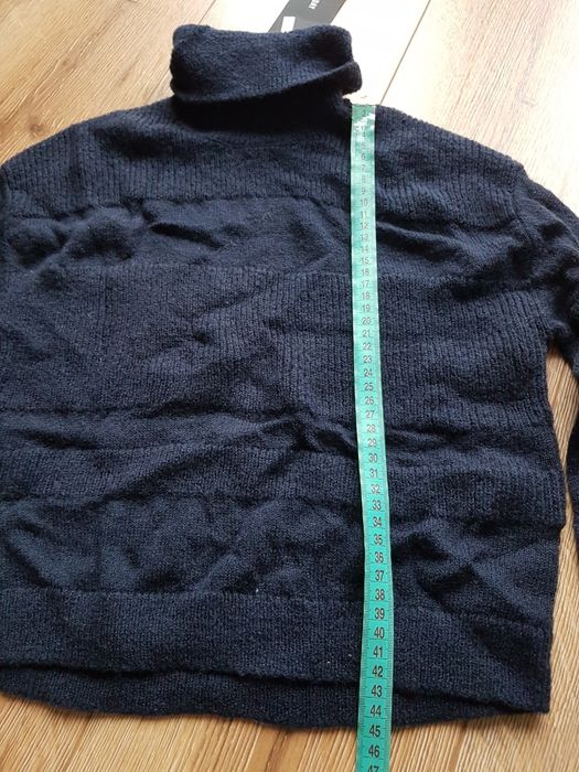 S 36 Weekday Amaia golf damski sweterek z golfem sweter wełniany wool