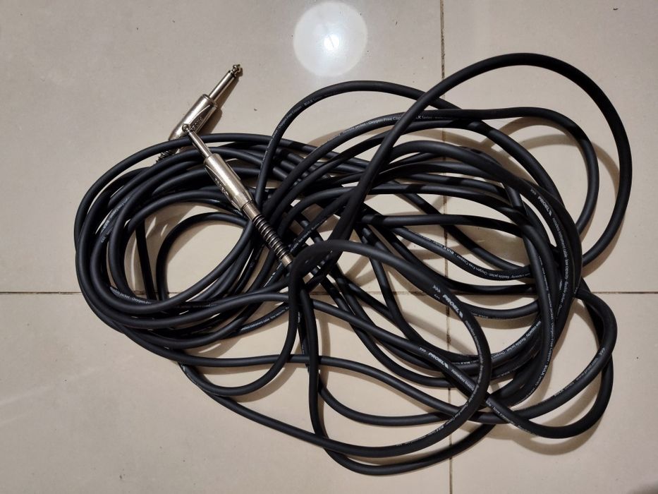 Gitara elektryczna + wzmacniacz mustang + niezbędne okablowanie
