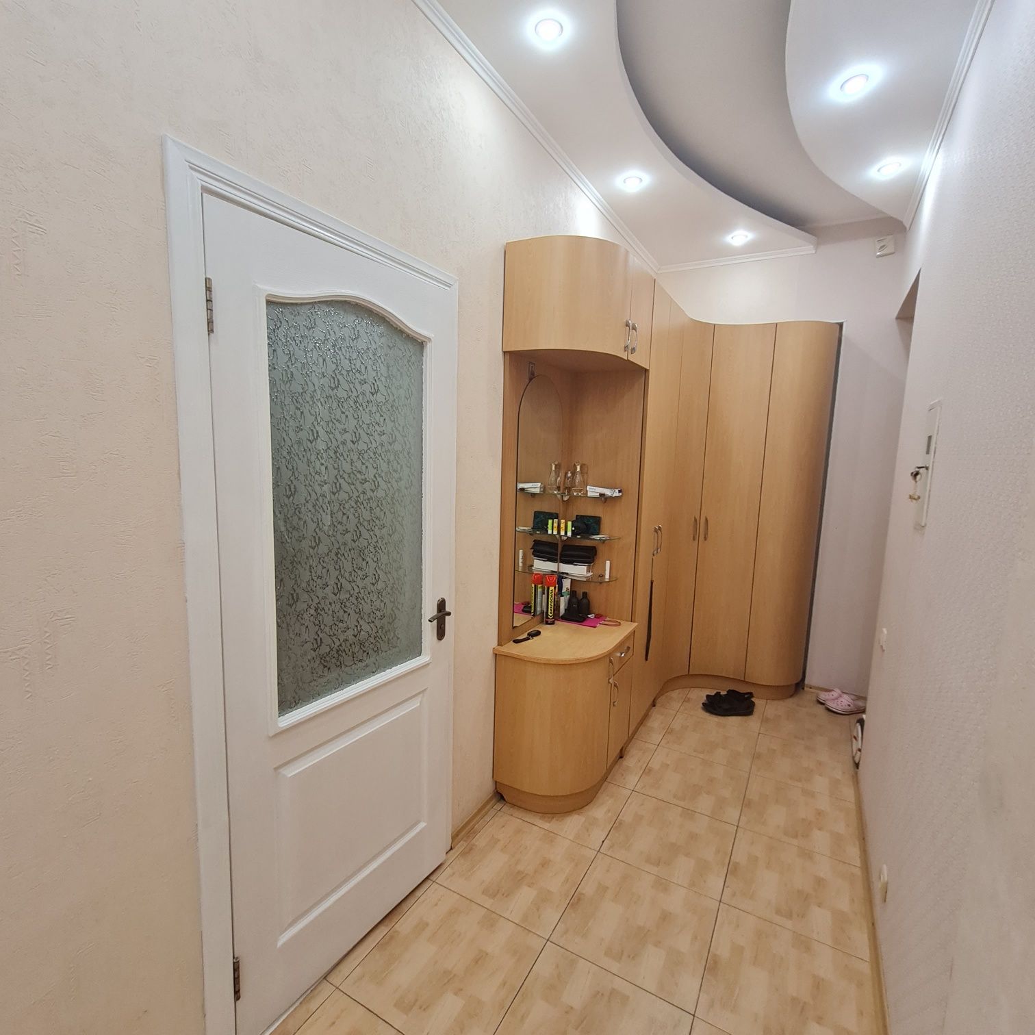 Продаж 3 кімнатна квартира з ремонтом сертифікат