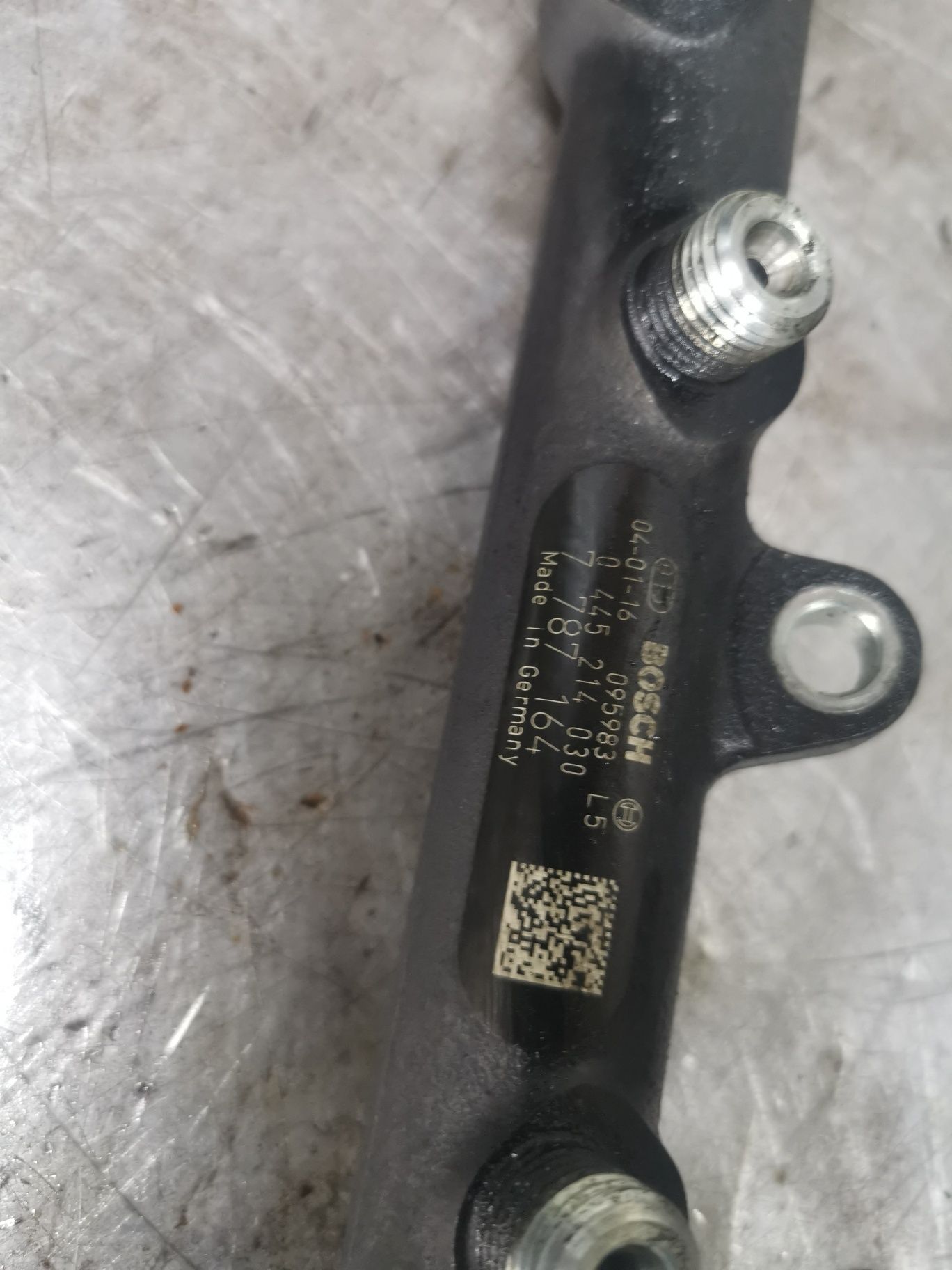 BMW E90 E87 E60 E87 2.0d M47 listwa wtryskowa z czujnikiem i regulator