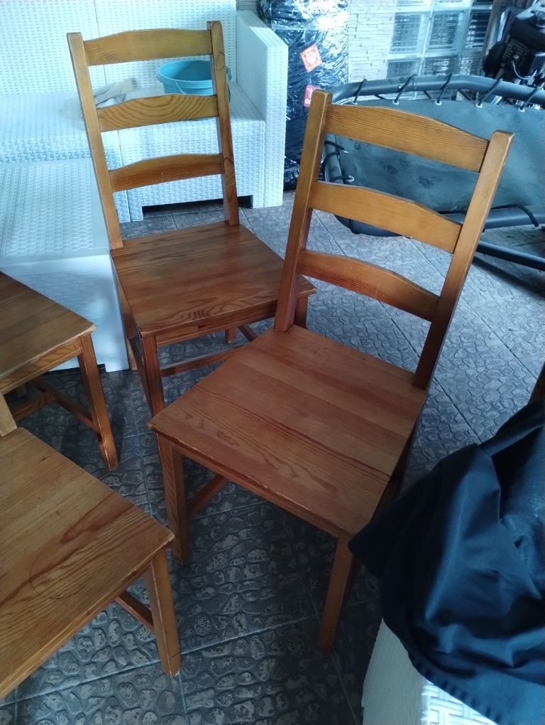 krzesła kuchenne drewniane