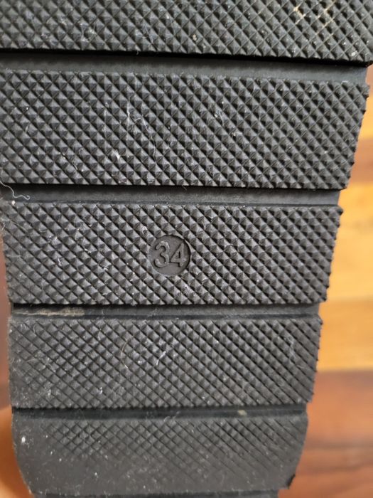 Зимние ботинки  на девочку