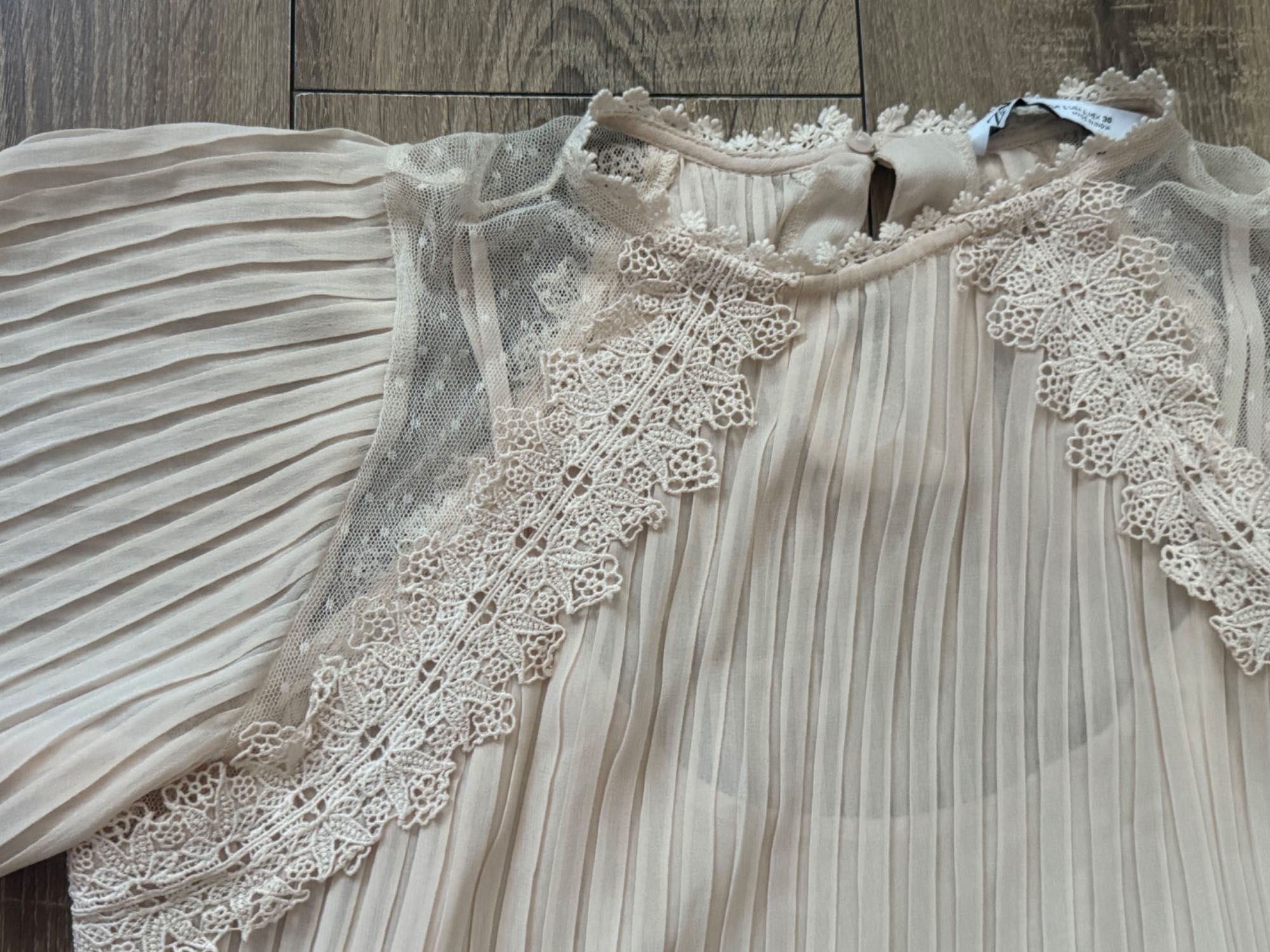 ZARA plisowana sukienka boho z żakardowym haftem pudrowy róż, rozm. M