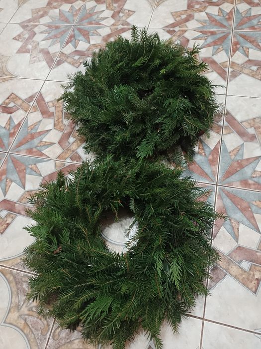 Віночок на двері з живої ялинки Гірлянда з живої хвої на сходи вікно