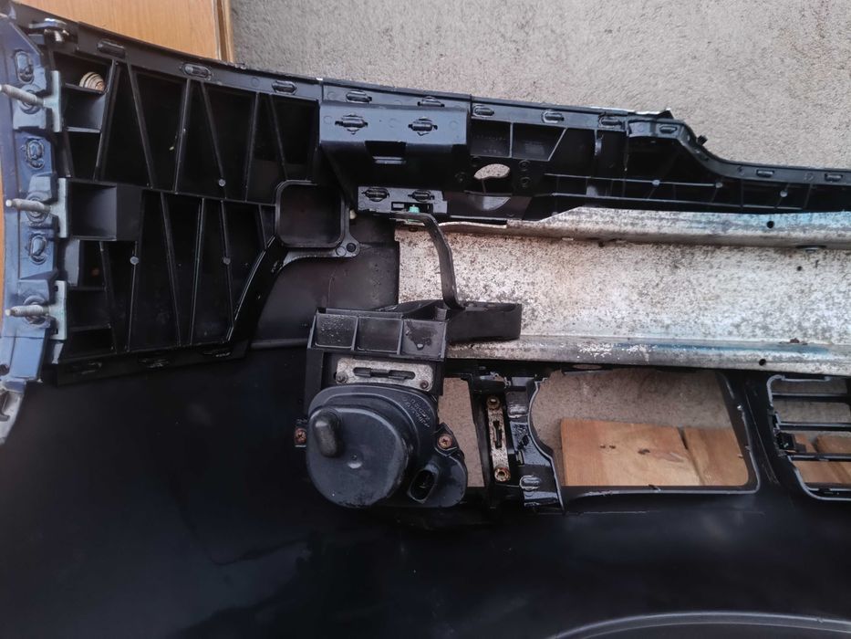 Zderzak przedni AUDI  A6